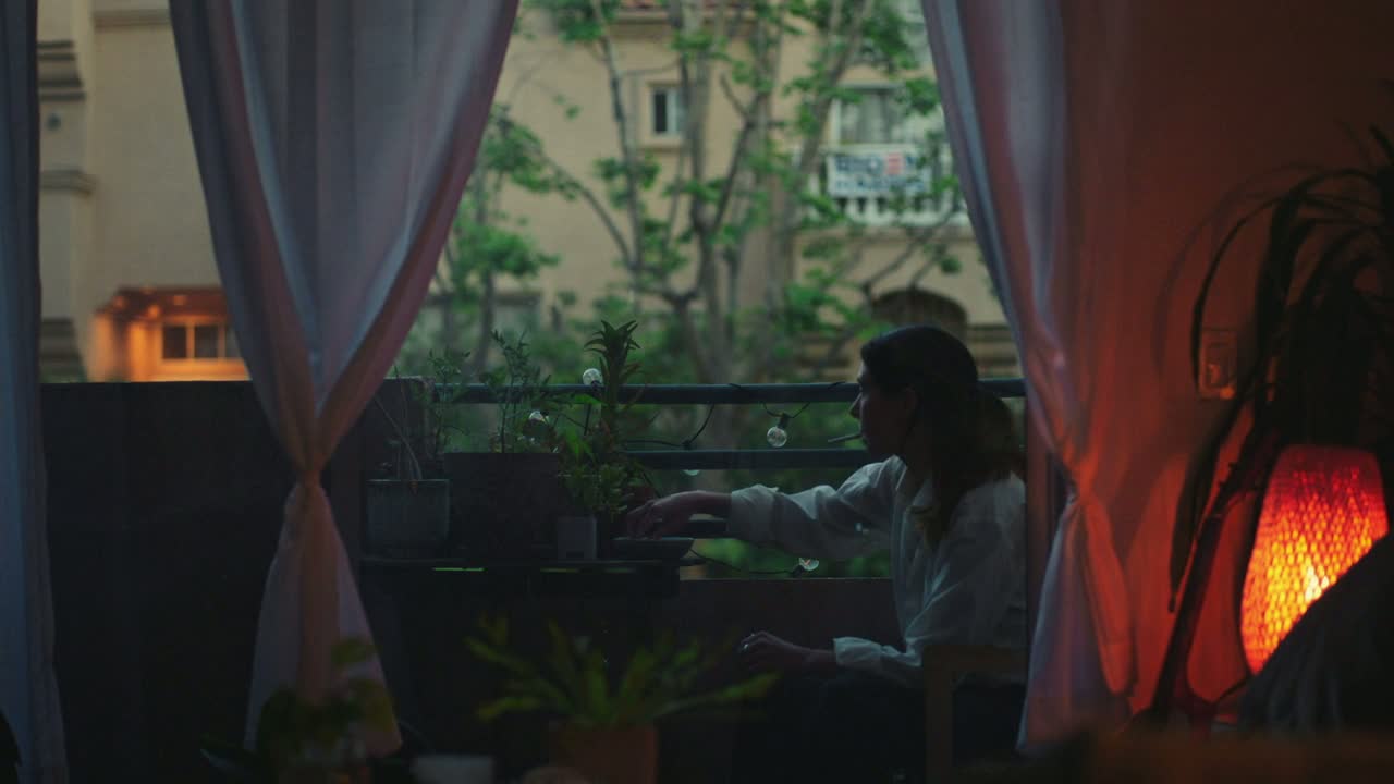 Superbloom2025720pAMZNWEBDLH264BYNDRmkv09122025035412-001 Superbloom (2025) 720p AMZN WEB-DL H264-BYNDR