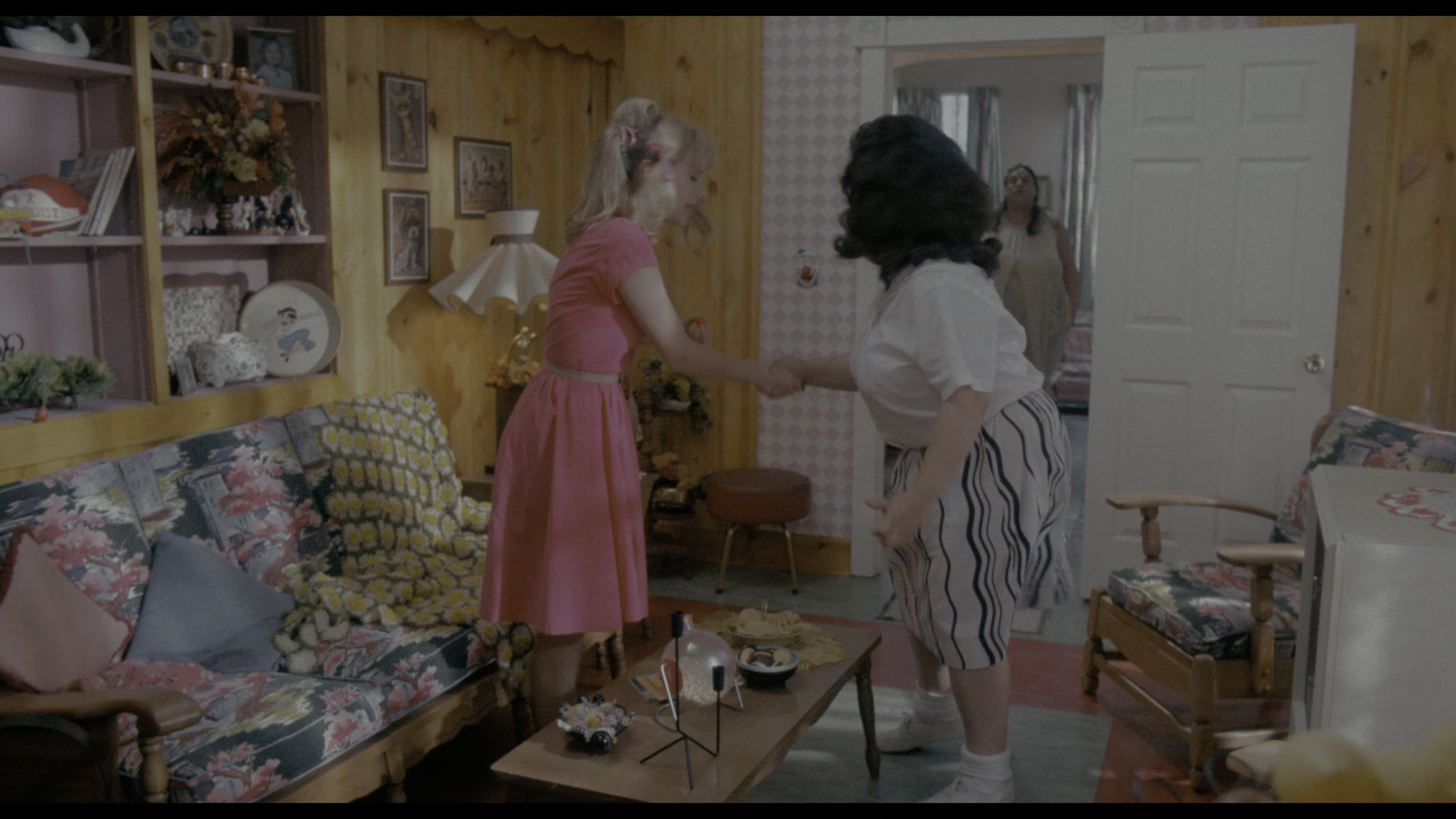 Hairspray19882160pUHDBlurayRemuxDVHDRHEVCFLAC20CiNEPHiLESmkv06112026061935-001.jpg